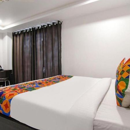 Hotel Grey Sky Neu-Delhi Exterior foto